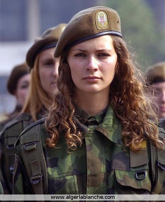 Femme Militaire. Serbie
